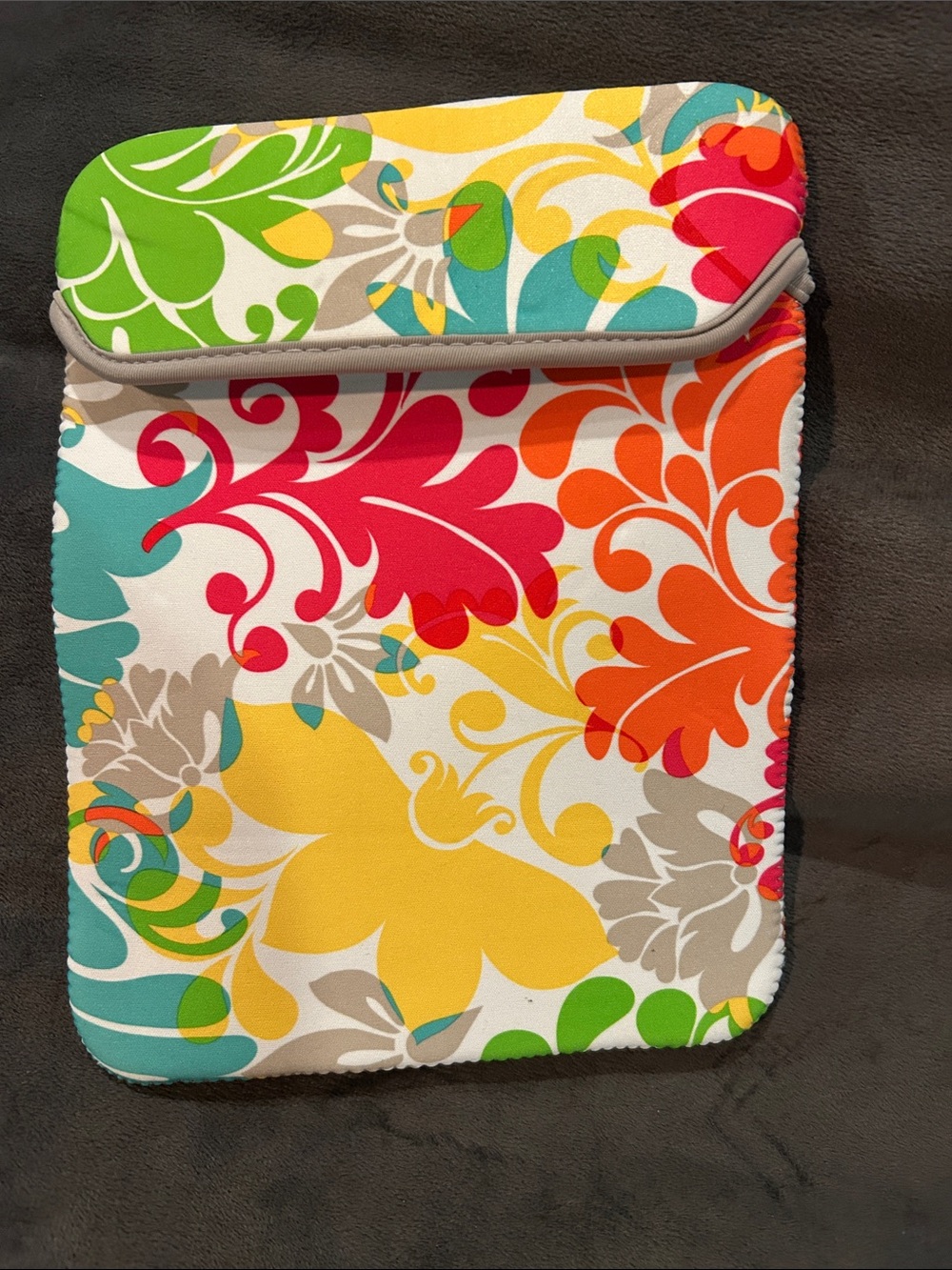 Thirty one floral tablet cover NWOT